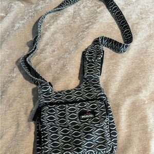 Kavu Black and White Crossbody Bag with Geometric Design